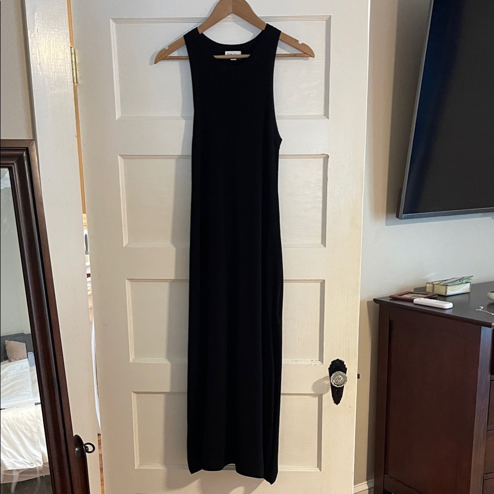 Chic Black Sleeveless Maxi Dress